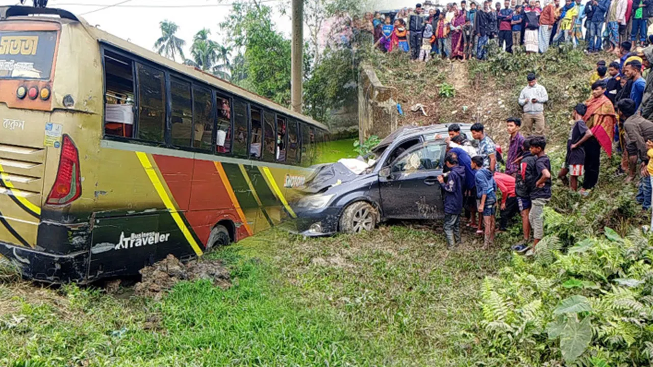 দুর্ঘটনাকবলিত বাস-প্রাইভেটকার। ছবি : কালবেলা