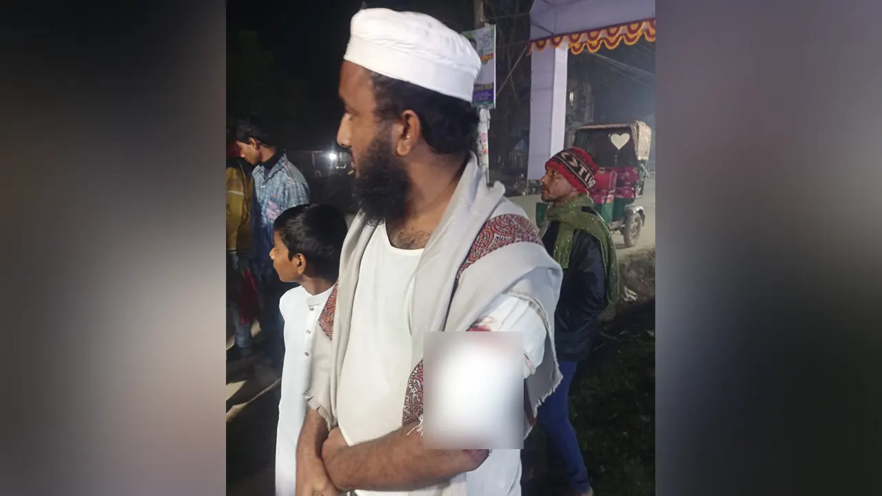 ওয়াজ মাহফিলে গুলিতে আহত ব্যক্তি। ছবি : কালবেলা