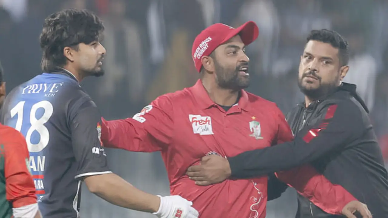 রেগে তেড়ে যাচ্ছেন তামিম । ছবি : সংগৃহীত
