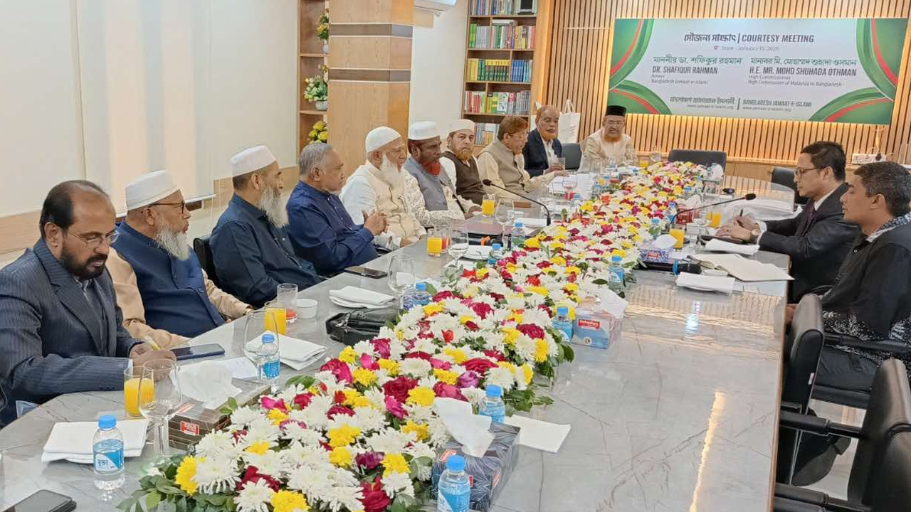 ডা. শফিকুর রহমানের সঙ্গে মালয়েশিয়ার হাইকমিশনারের সাক্ষাৎ। ছবি : কালবেলা