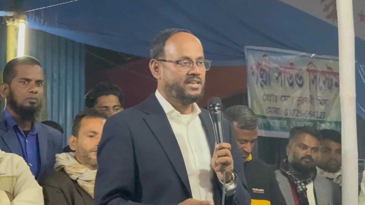 ওরস শরীফে প্রধান অতিথি হিসেবে বক্তব্য রাখেন বিএনপির প্রচার সম্পাদক সুলতান সালাউদ্দিন টুকু। ছবি : কালবেলা