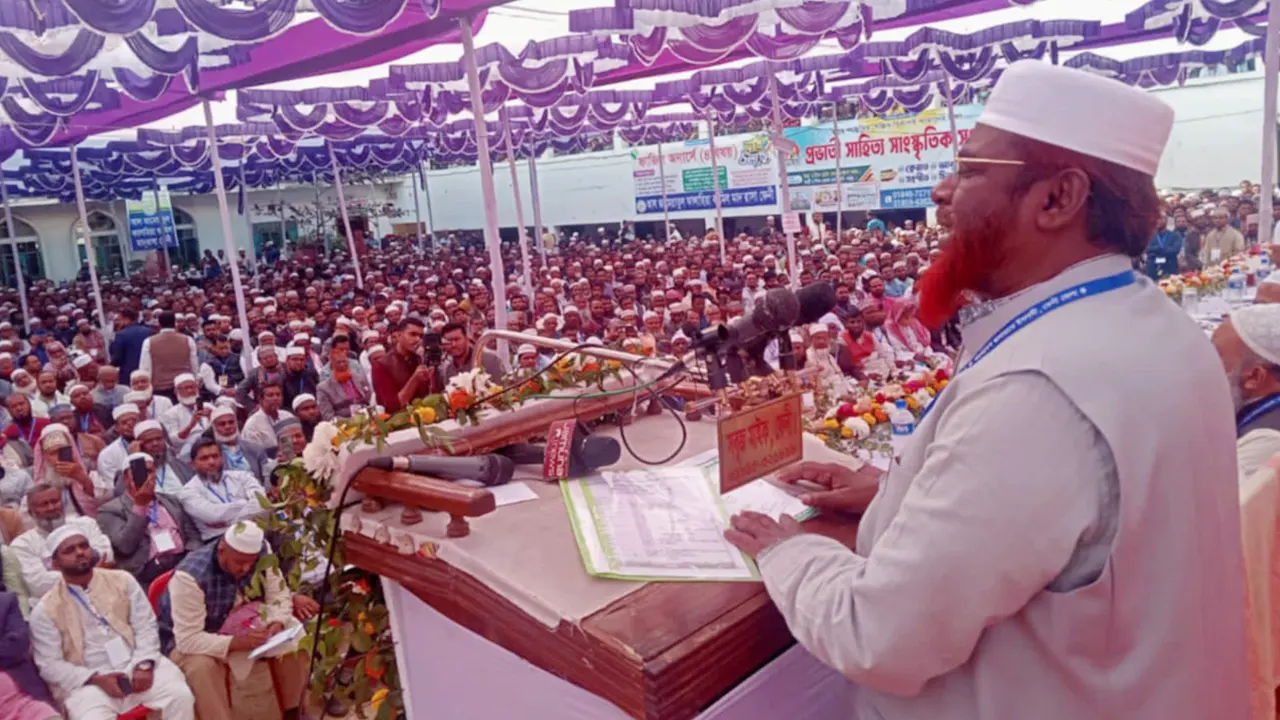 অন্তর্বর্তী সরকার কোনো ব্যক্তির কাছে দায়বদ্ধ নয় : উপদেষ্টা ফাওজুল কবির