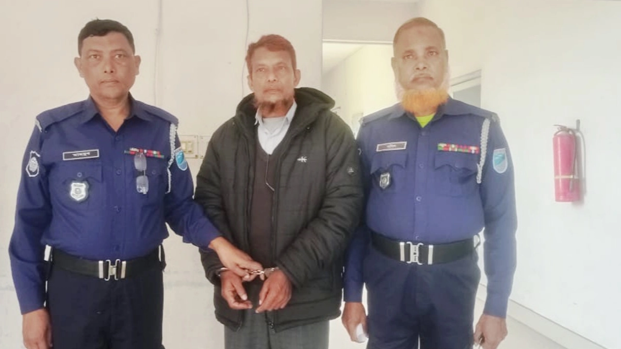 গ্রেপ্তার মো. সাইদুল মাতুব্বর। ছবি : কালবেলা