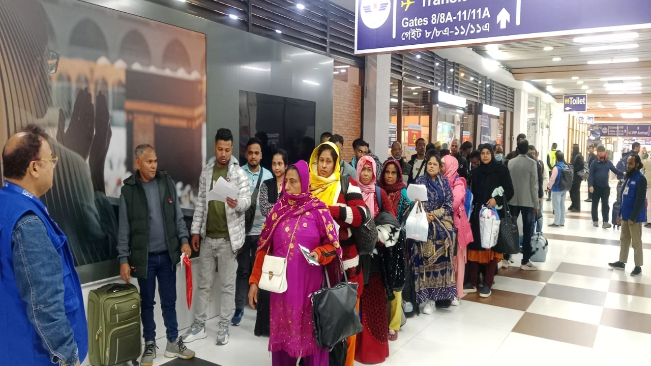 বাংলাদেশি নাগরিকদের দেশে প্রত্যাবাসন। ছবি : সংগৃহীত