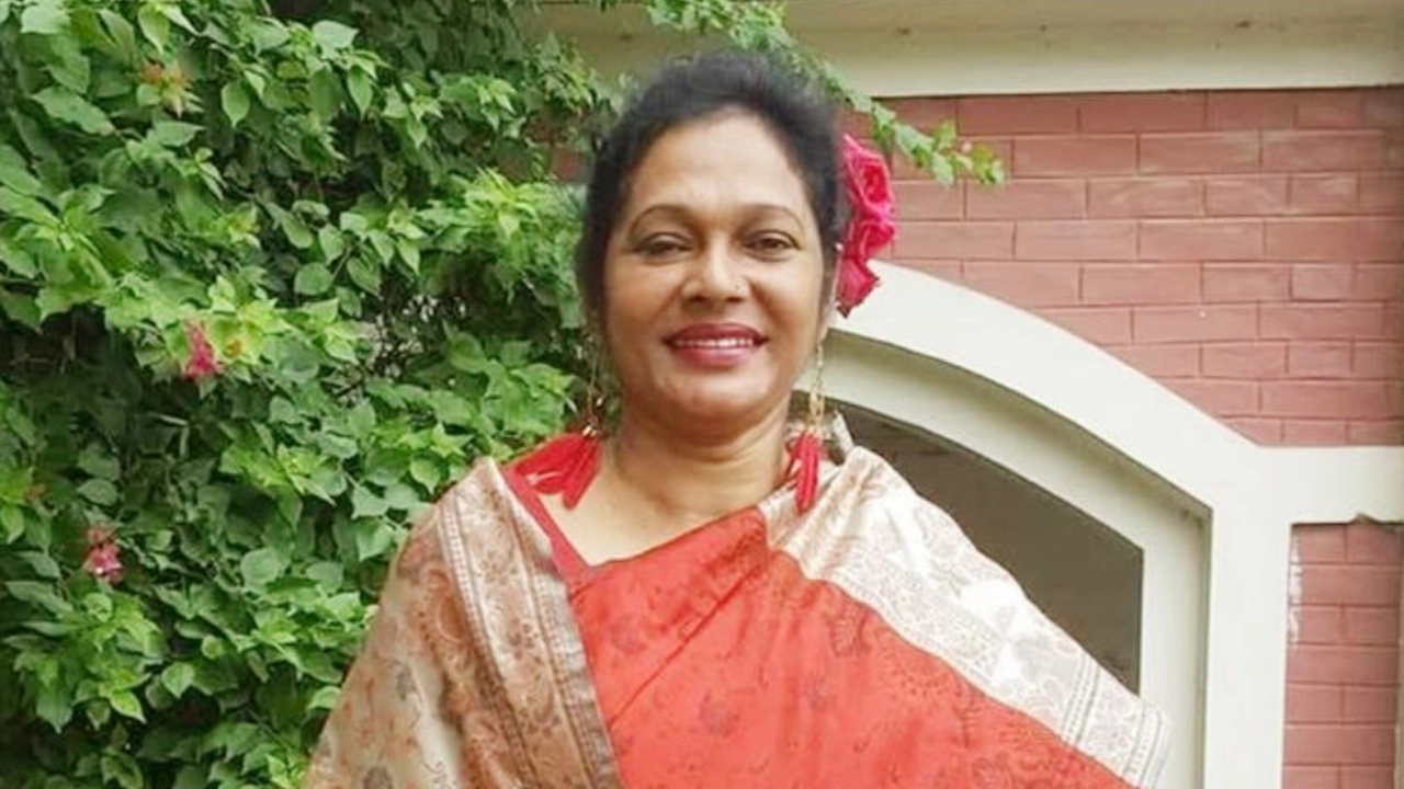 বহিষ্কৃত মহিলা দল নেত্রী নায়লা ইসলাম। ছবি : সংগৃহীত