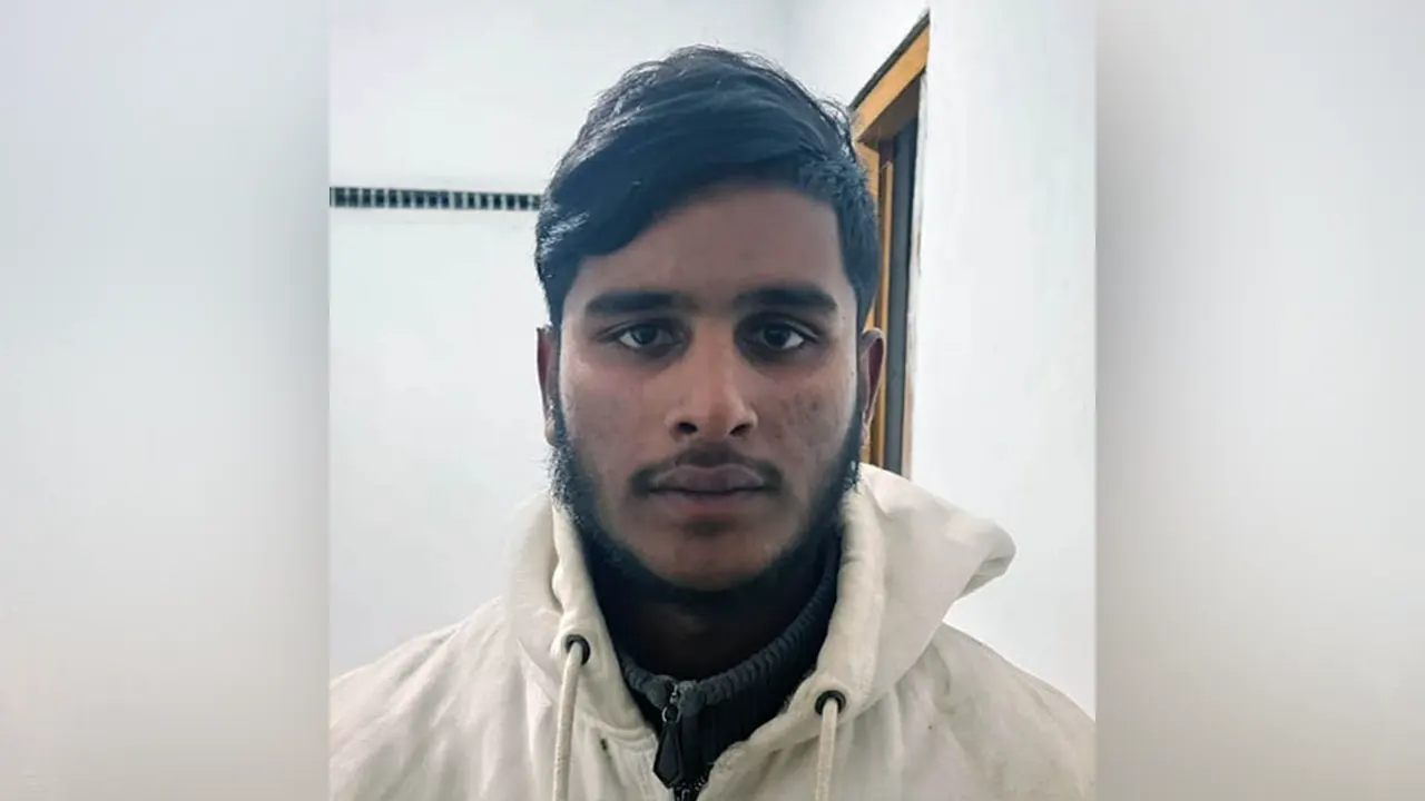গ্রেপ্তার হওয়া ছাত্রলীগ কর্মী রাব্বি। ছবি : সংগৃহীত
