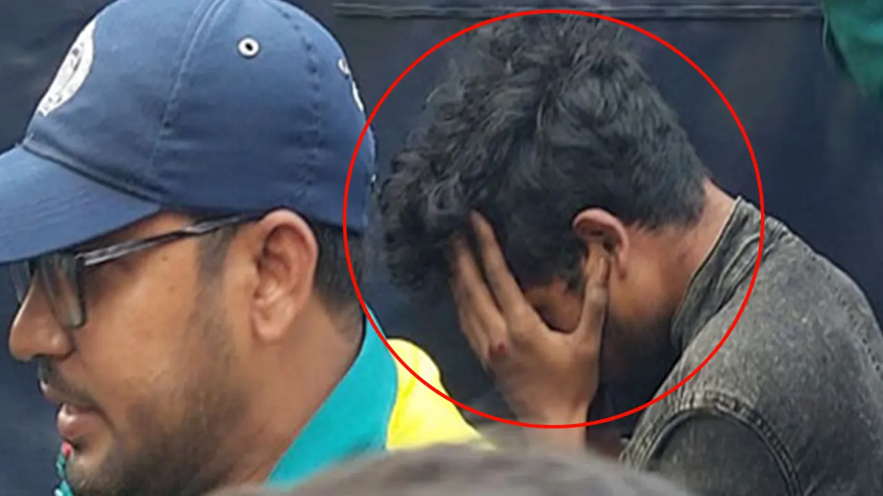 আটকের পর ওই যুবককে থানায় হস্তান্তর করা হয়। ছবি : সংগৃহীত