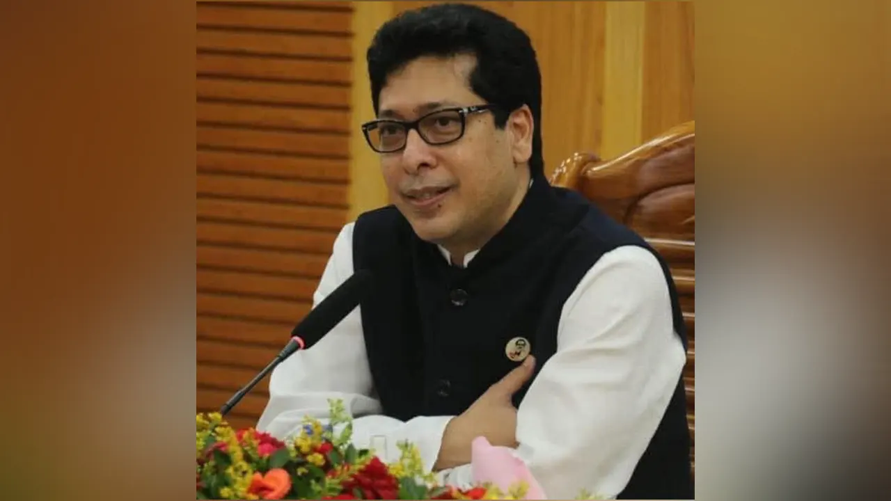 সাবেক জনপ্রশাসন মন্ত্রী ফরহাদ হোসেন দোদুল। ছবি : সংগৃহীত