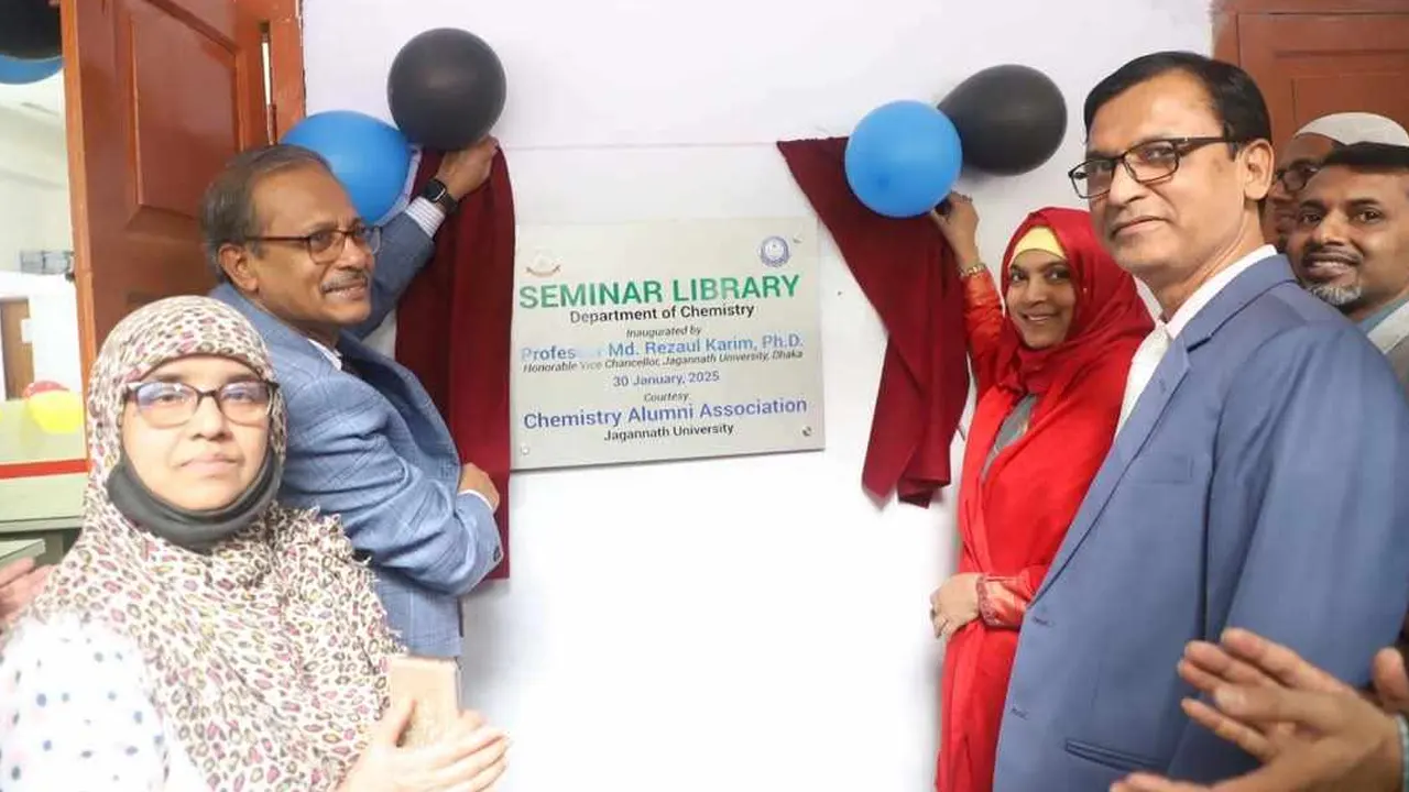 গবেষণার মান উন্নয়নে সেমিনার লাইব্রেরি উদ্বোধন। ছবি : কালবেলা
