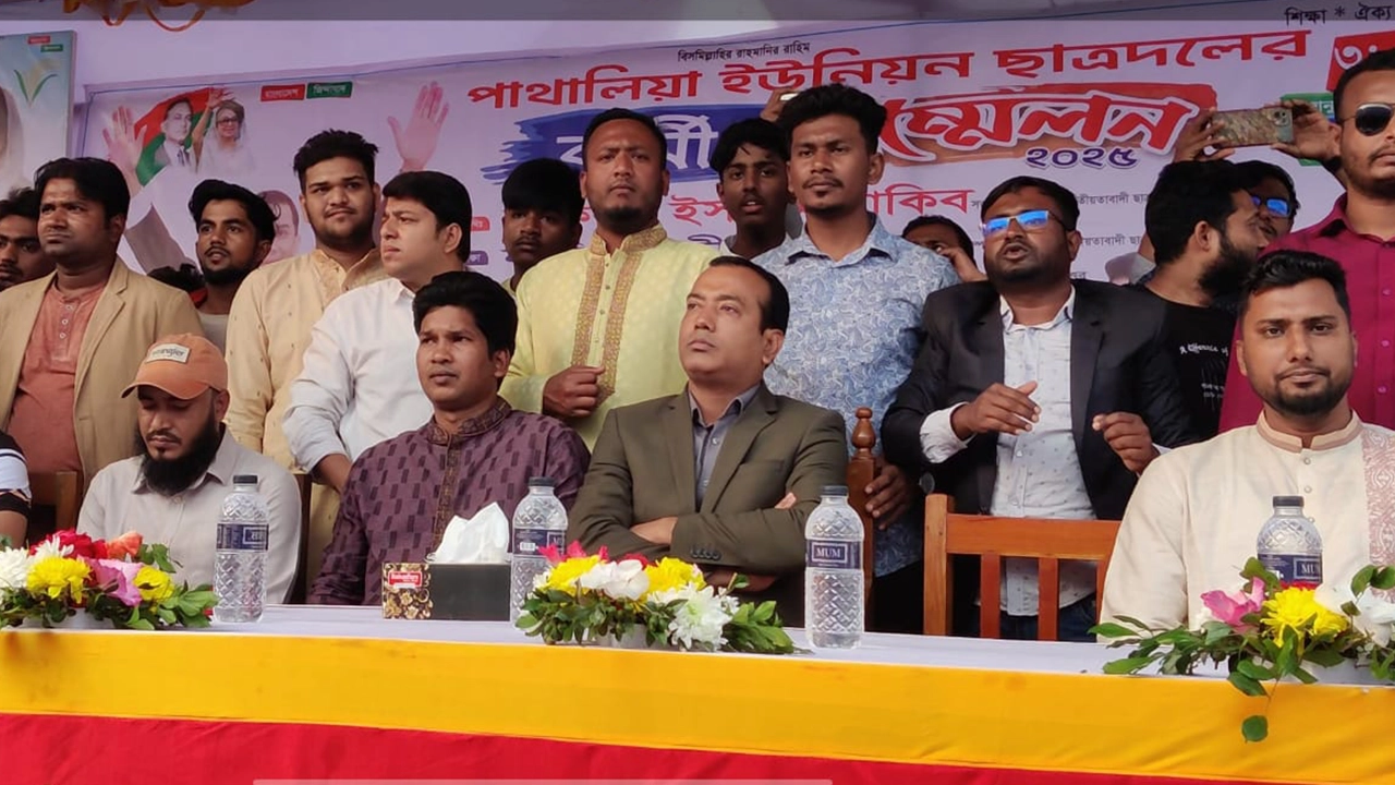 সাভারের আশুলিয়ায় ছাত্রদলের কর্মী সম্মেলনে বক্তব্য দেন ছাত্রদল সভাপতি রাকিবুল ইসলাম রাকিব। ছবি : কালবেলা