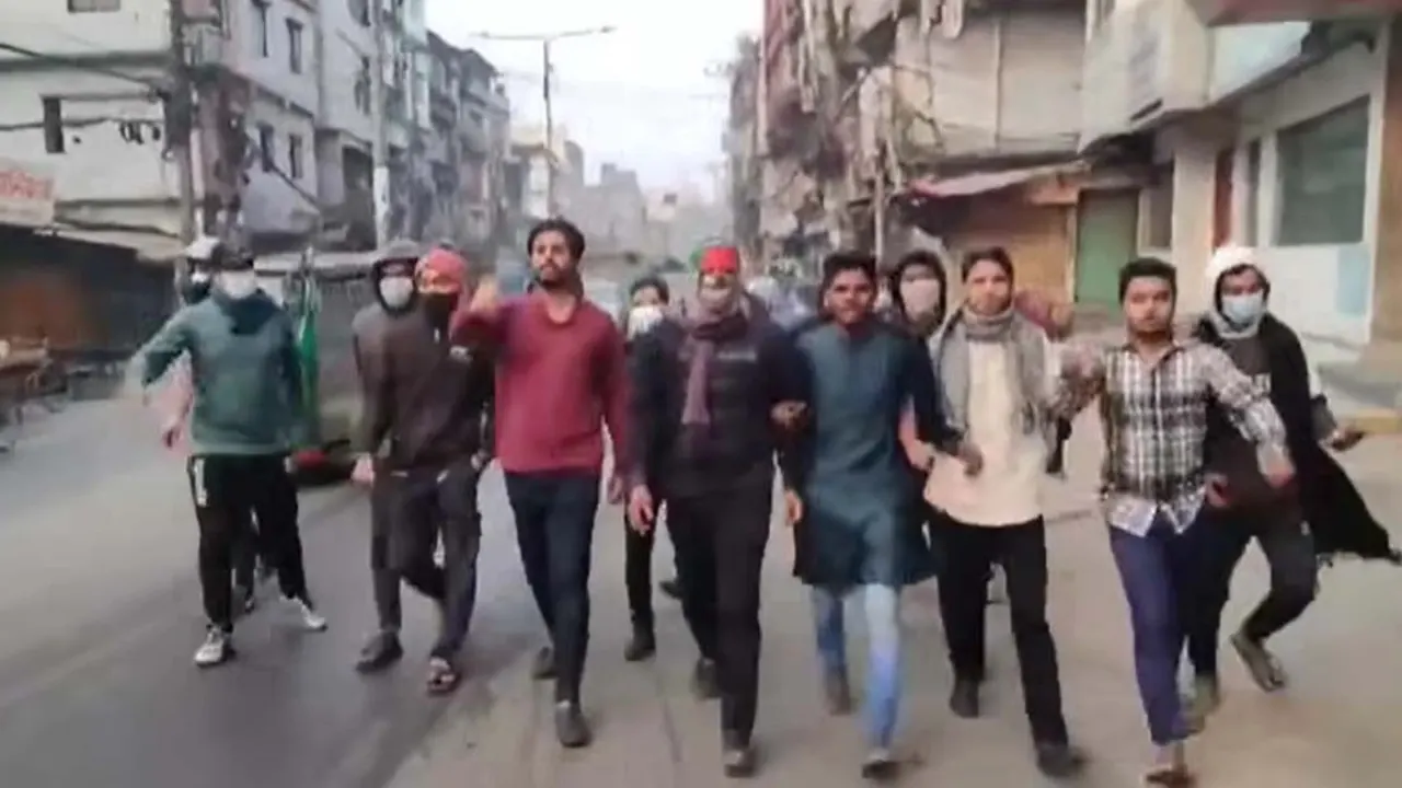 চট্টগ্রামে ফের ঝটিকা মিছিল করে নিষিদ্ধ ছাত্রলীগ। ছবি : সংগৃহীত