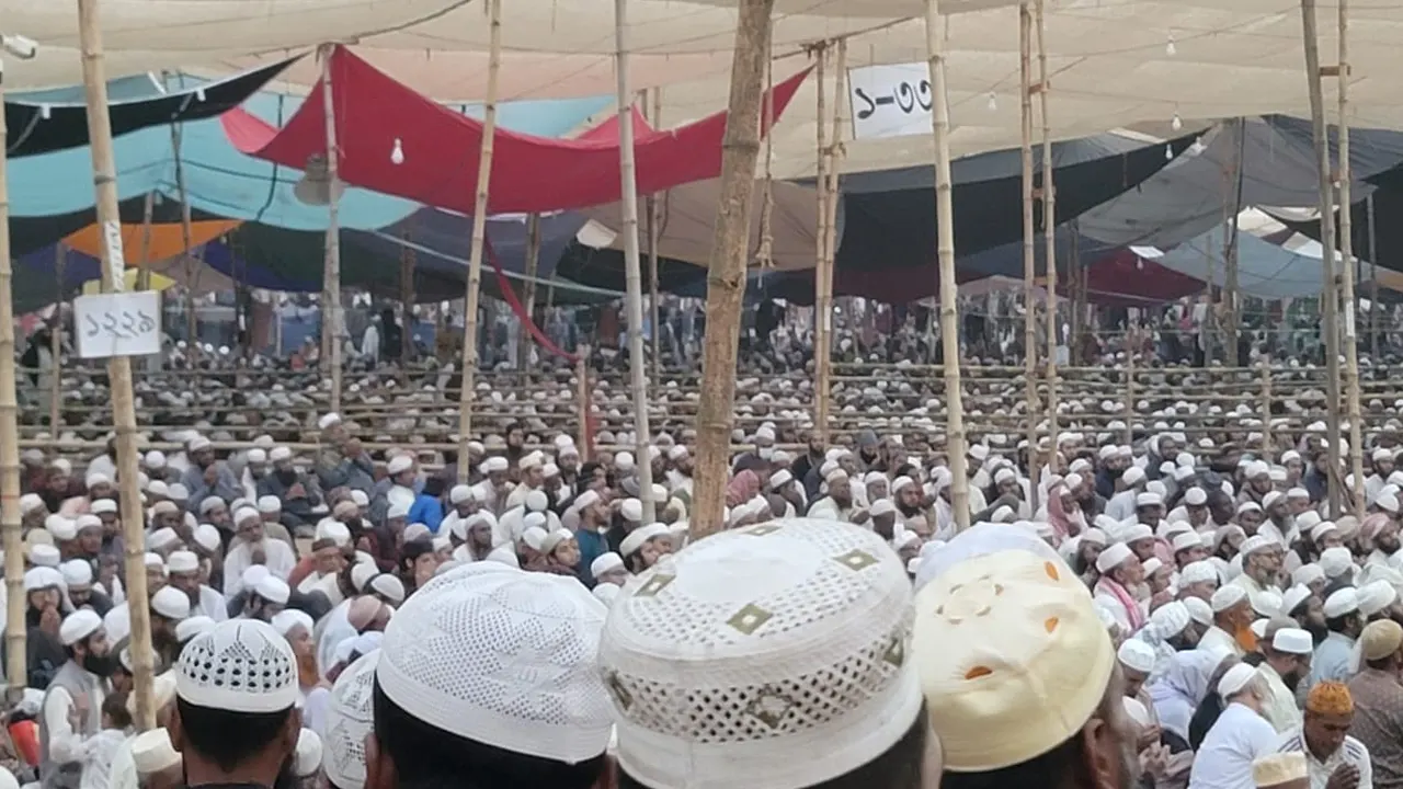ইজতেমা ময়দানে মুসল্লিরা। ছবি : কালবেলা