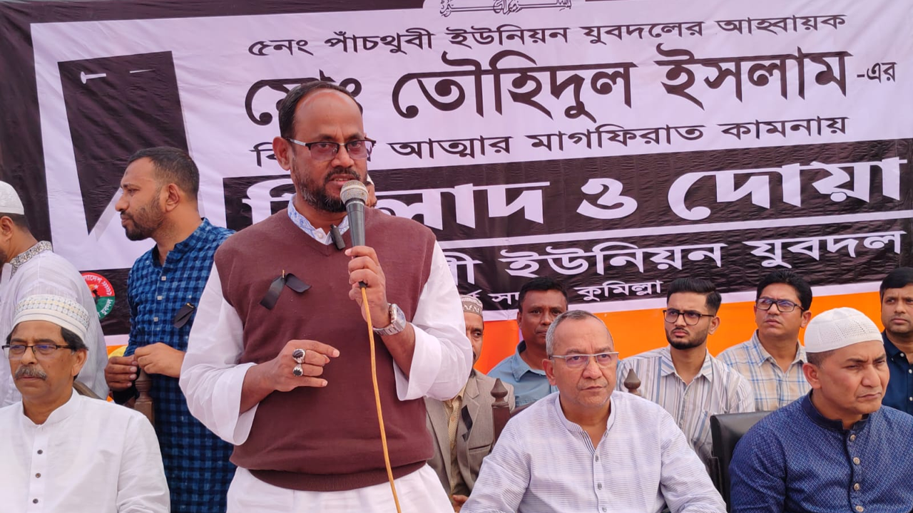 বক্তব্য রাখছেন সুলতান সালাহউদ্দিন টুকু। ছবি : কালবেলা