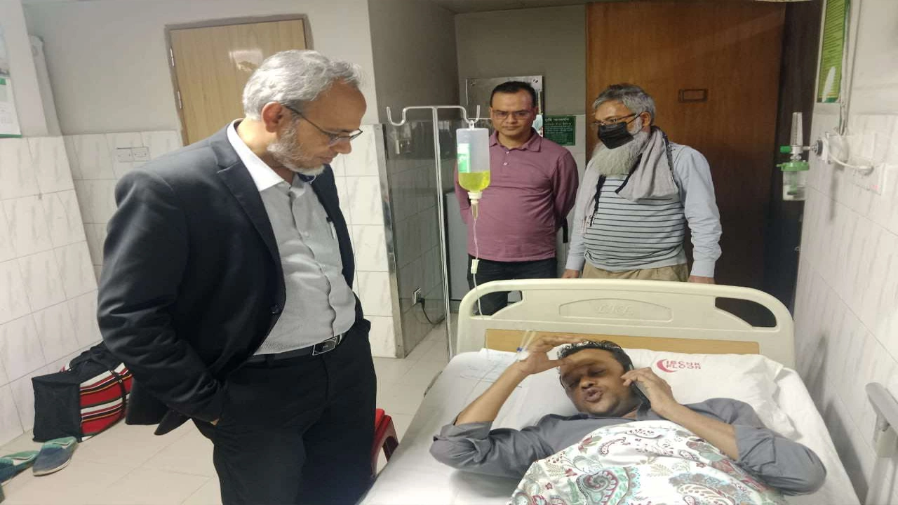 তারেক রহমান মুঠোফোনে আহত জাভেদ আক্তারের সঙ্গে কথা বলেন। ছবি : কালবেলা