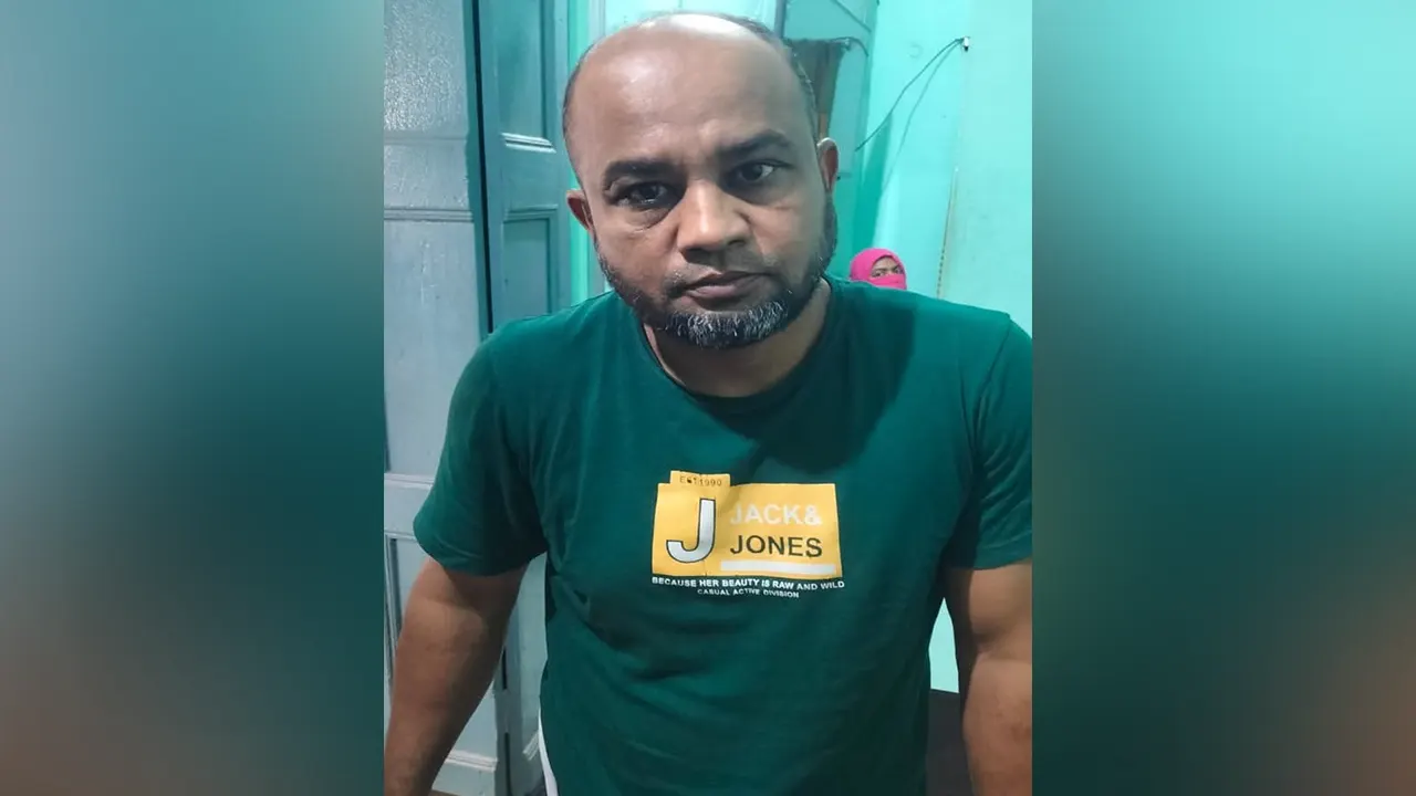 গ্রেপ্তার আওয়ামী লীগ নেতা আব্দুল ওয়াহাব। ছবি : কালবেলা