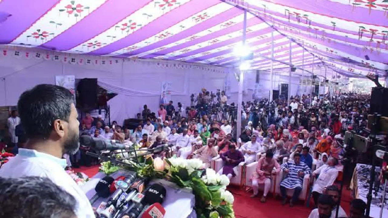 রাজধানীর বিজয়নগরে পল্টন থানা বিএনপি আয়োজিত এক কর্মসূচিতে কথা বলেন রফিকুল আলম মজনু। ছবি : কালবেলা