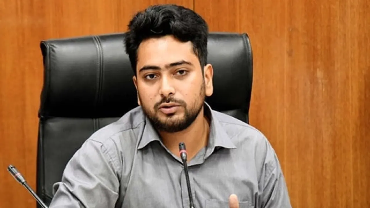 উপদেষ্টা মো. নাহিদ ইসলাম। ছবি : সংগৃহীত
