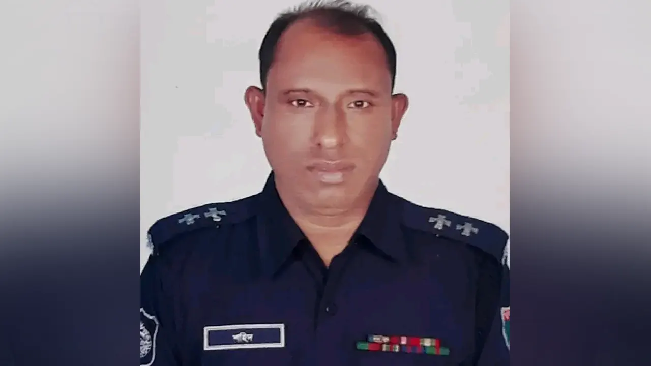 অভিযুক্ত এসআই শহিদুল আলম। ছবি : কালবেলা