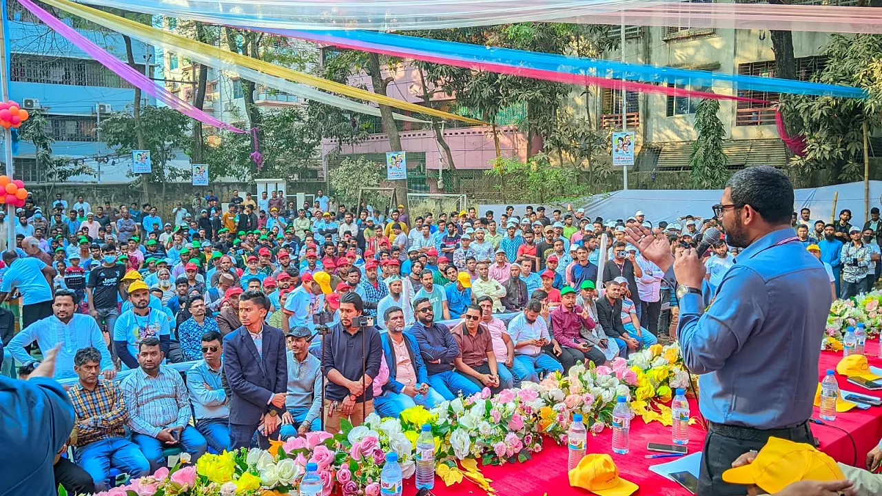 রামপুরা থানার অন্তর্গত ২৩নং ওয়ার্ড যুবদলের কর্মিসভায় প্রধান অতিথি হিসেবে বক্তব্য দেন শরীফ উদ্দিন জুয়েল। ছবি : কালবেলা