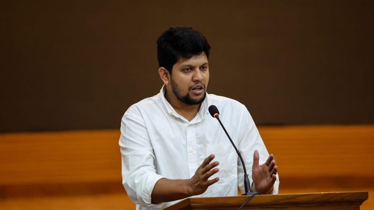 উপদেষ্টা মাহফুজ আলম। ছবি : সংগৃহীত