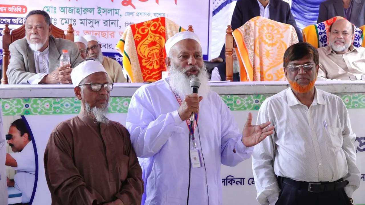বিনামূল্যে এয়ার অ্যাম্বুলেন্স সেবার ঘোষণা দেন ডা. শেখ মহিউদ্দিন। ছবি : কালবেলা