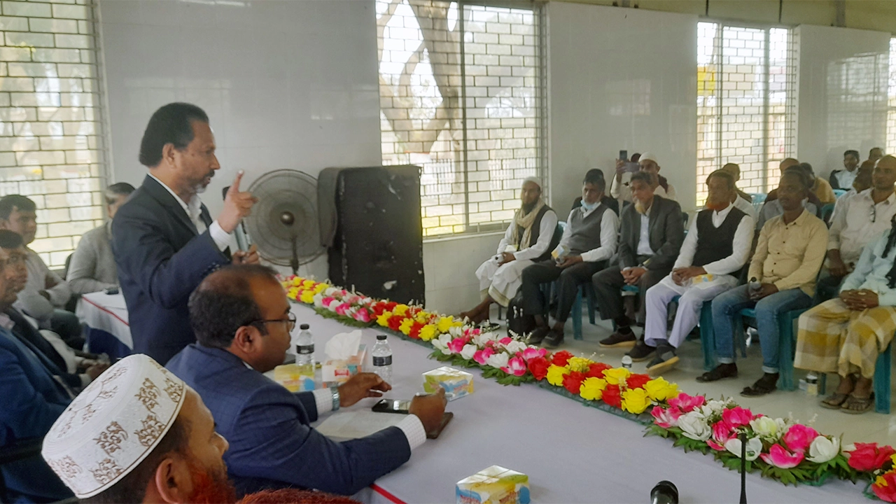 সিরাজগঞ্জে পাউবোর ৩৬০০ কোটি টাকার প্রকল্প প্রণয়নে গণশুনানির একটি চিত্র। ছবি : কালবেলা