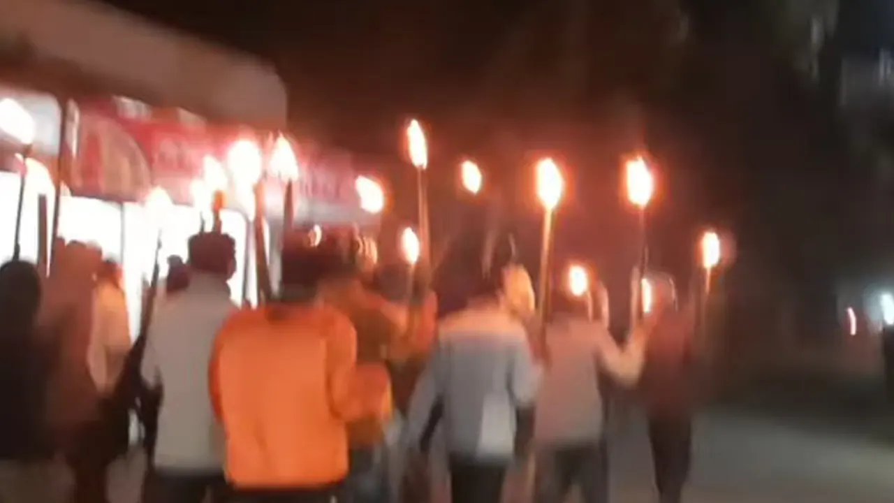 বগুড়ায় আওয়ামী লীগের মশাল মিছিল। ছবি : সংগৃহীত