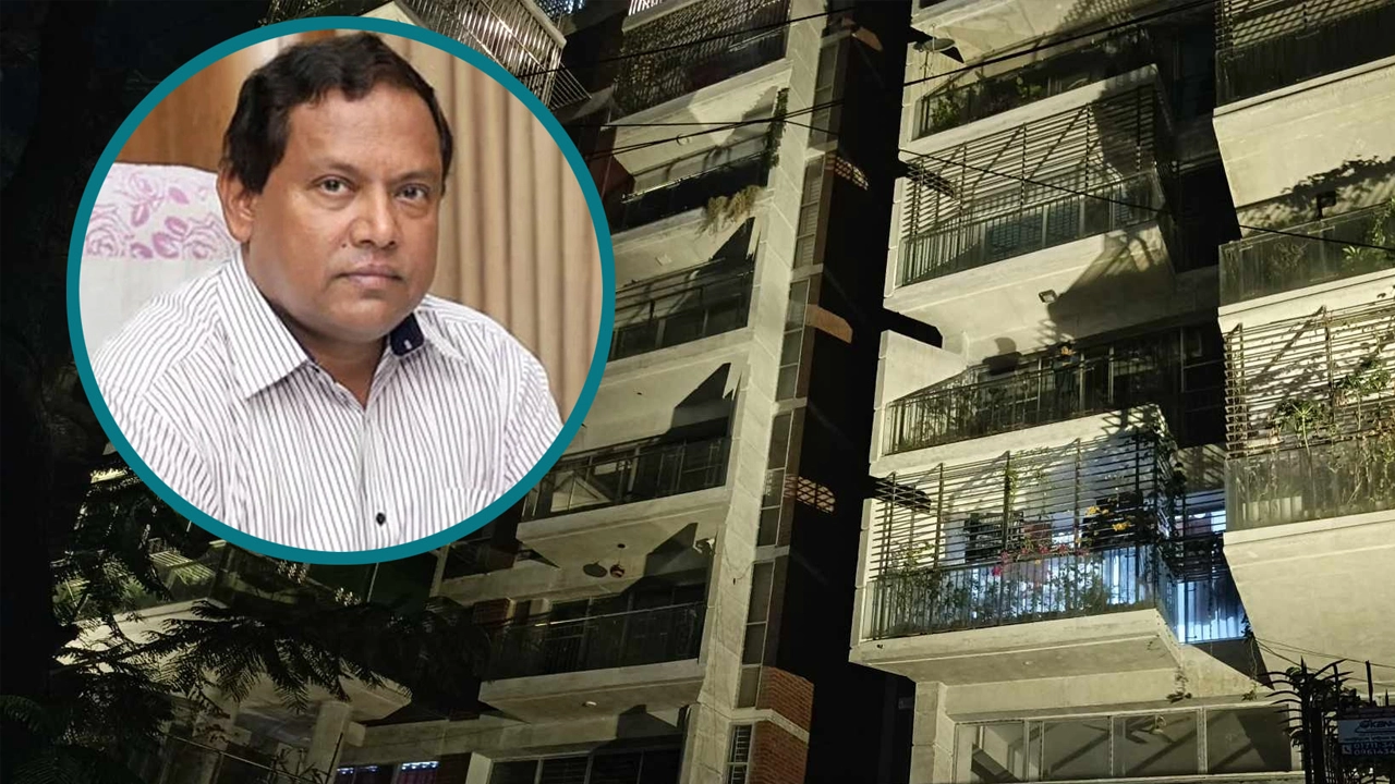 মির্জা আজমের বাসায়  অভিযান