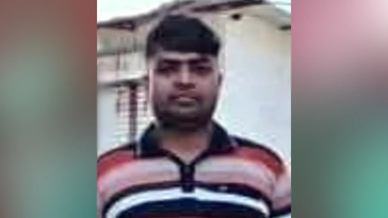 স্ত্রীকে হত্যার পর পাশের বাড়িতে লুকিয়ে ছিলেন স্বামী