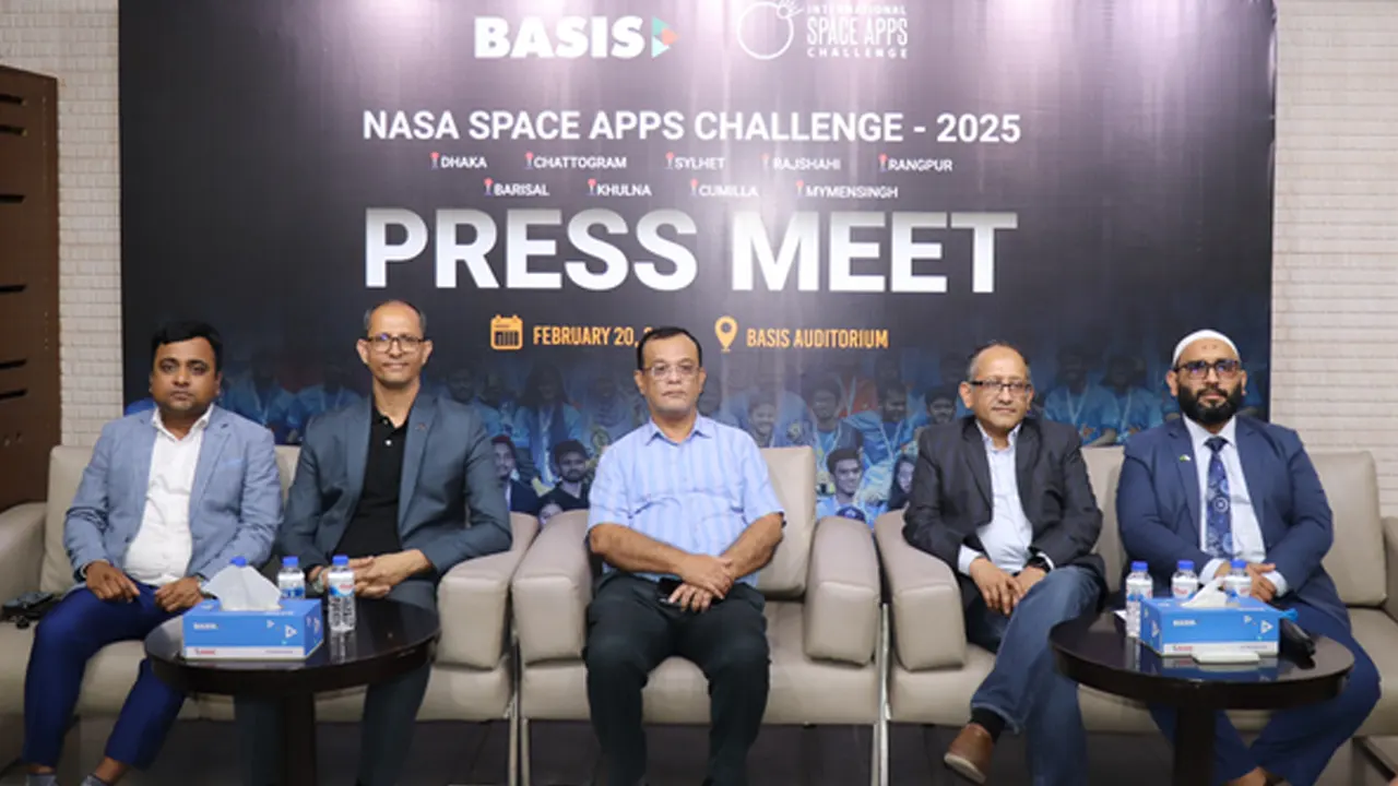 নাসা স্পেস অ্যাপস চ্যালেঞ্জ আয়োজিত সংবাদ সম্মেলন। ছবি : কালবেলা