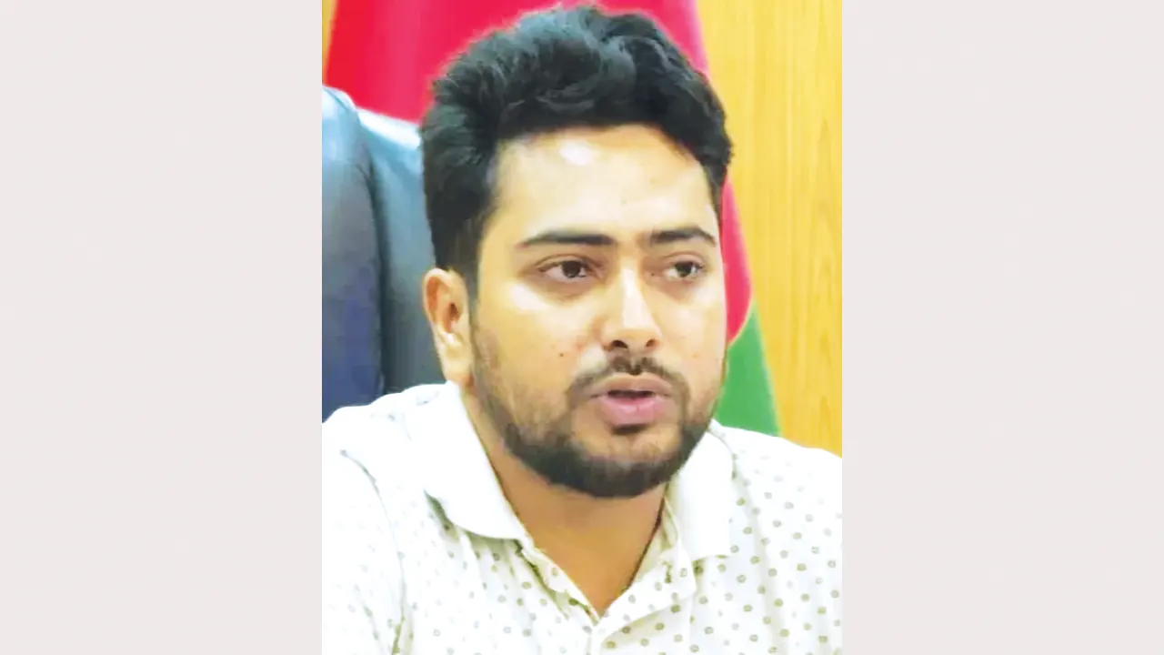 অন্তর্বর্তী সরকারের উপদেষ্টা নাহিদ ইসলাম। পুরোনো ছবি