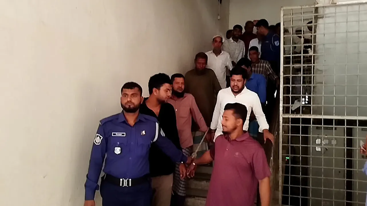 পুলিশ সদস্যের ঝুলন্ত মরদেহ উদ্ধার