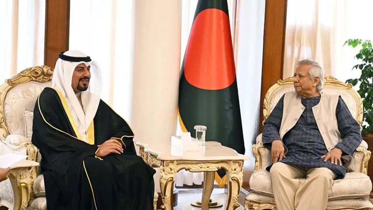 প্রধান উপদেষ্টা অধ্যাপক ড. মুহাম্মদ ইউনূসের সঙ্গে কুয়েতের রাষ্ট্রদূত আলি তুনইয়ান আবদুল ওয়াহাব। ছবি : সংগৃহীত