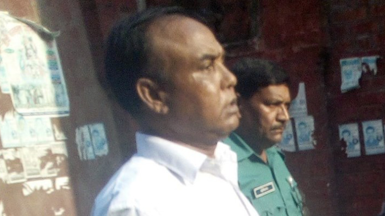 কেএমপির বরখাস্ত উপপরিদর্শক মো. শাহ আলম। ছবি : সংগৃহীত