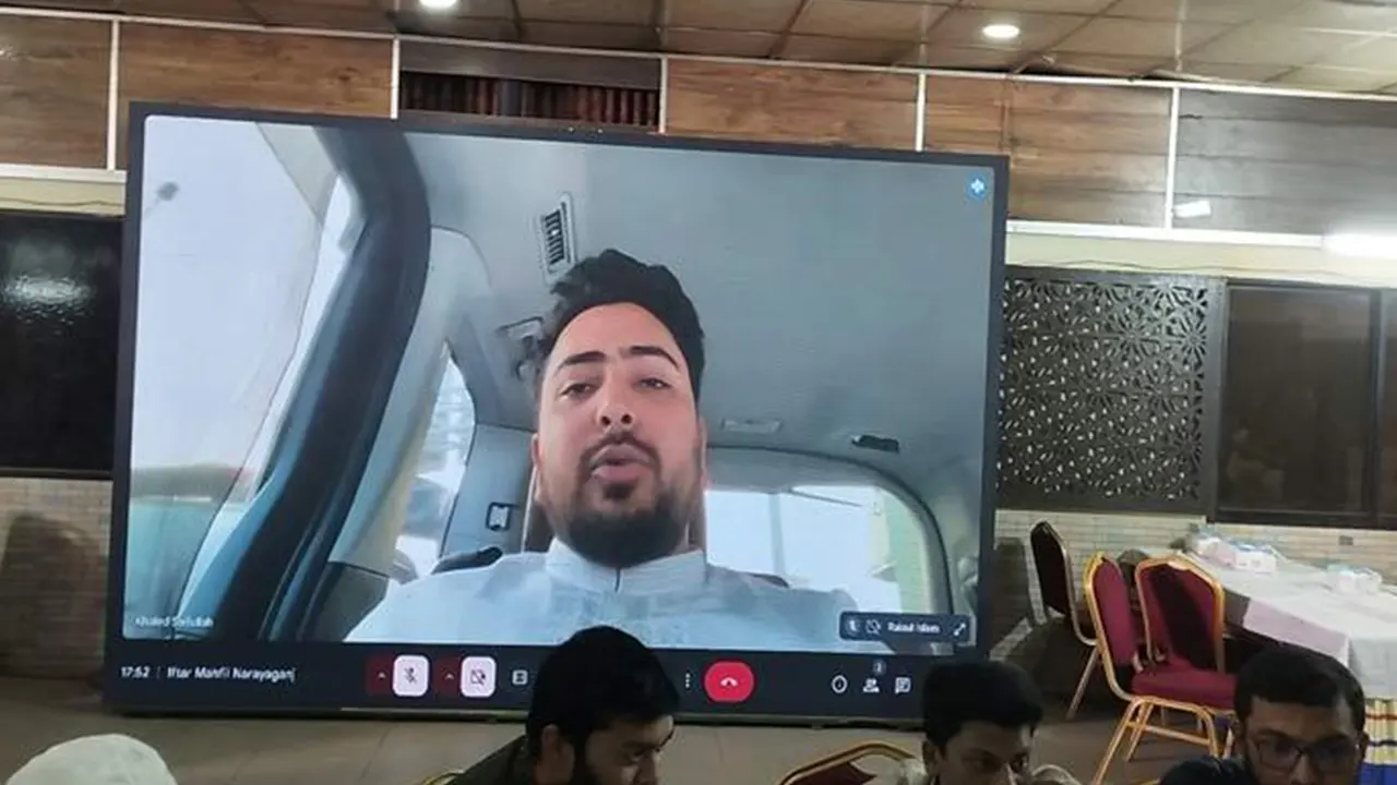 নোয়াখালীতে এনসিপির পথসভায় হামলা, হান্নান মাসউদসহ আহত ২০