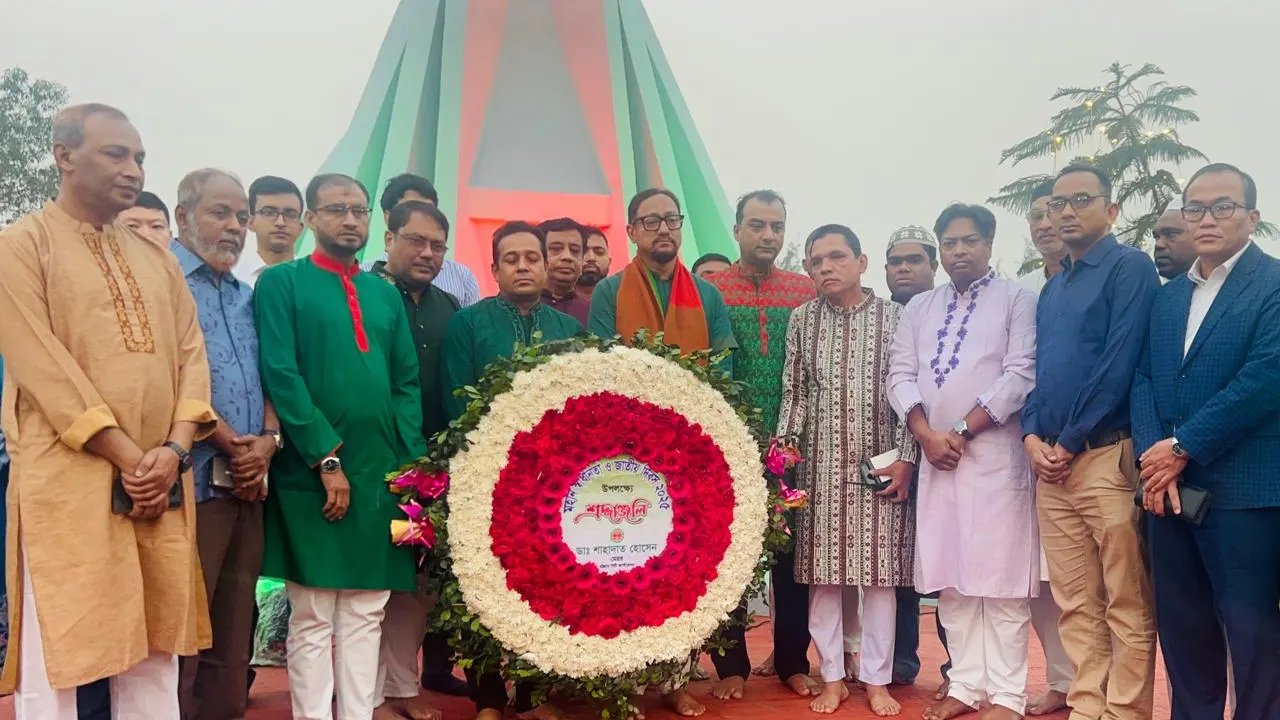 বীর মুক্তিযোদ্ধাদের প্রতি গভীর শ্রদ্ধা জানিয়েছেন চট্টগ্রাম সিটি করপোরেশনের মেয়র ডা. শাহাদাত হোসেন। ছবি : কালবেলা