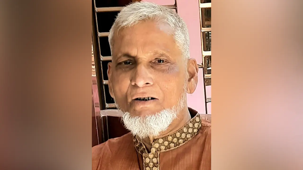 পটুয়াখালীর টাউন উচ্চ মাধ্যমিক বিদ্যালয়ের সাবেক প্রধান শিক্ষক ও বিশিষ্ট শিক্ষাবিদ মো. আবুল কাশেম খান। ছবি : সংগৃহীত