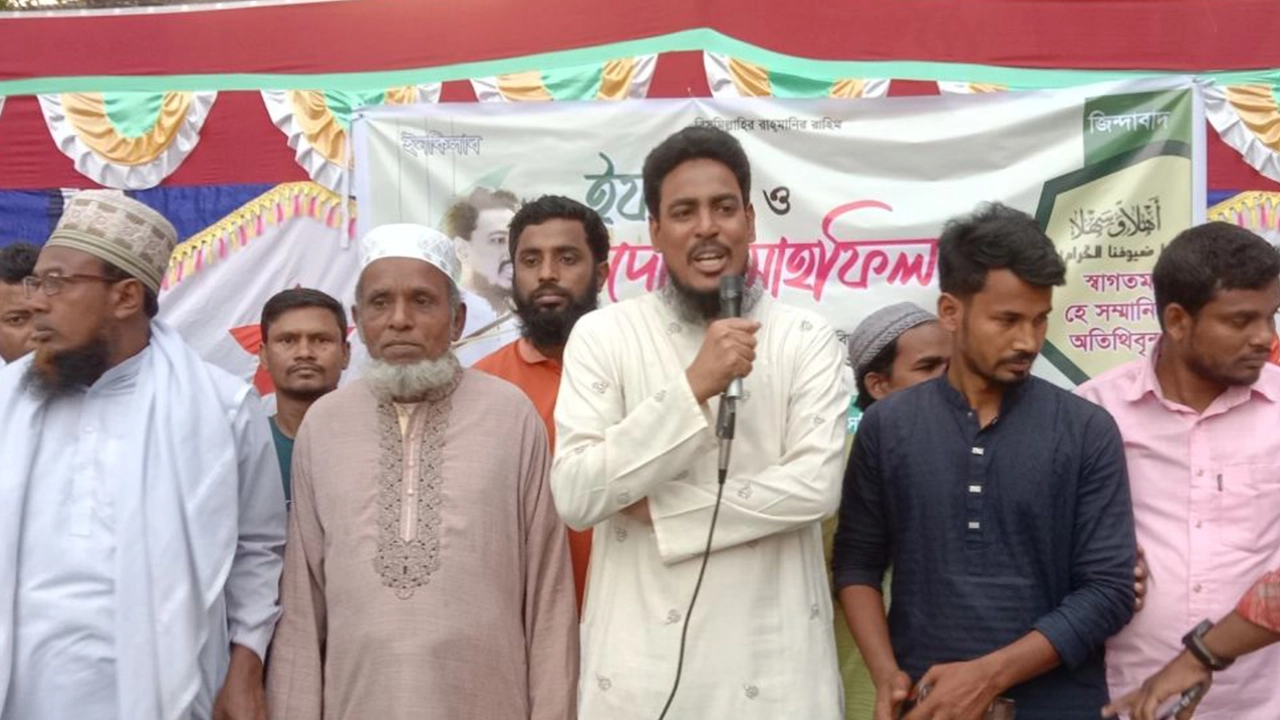 রংপুরের পীরগাছায় বক্তব্য দিচ্ছেন জাতীয় নাগরিক পার্টির সদস্যসচিব আখতার হোসেন। ছবি : কালবেলা