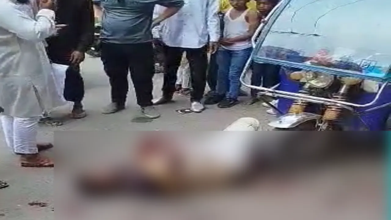 তুচ্ছ ঘটনাকে কেন্দ্র করে চারজনকে কুপিয়ে জখম। ছবি : কালবেলা