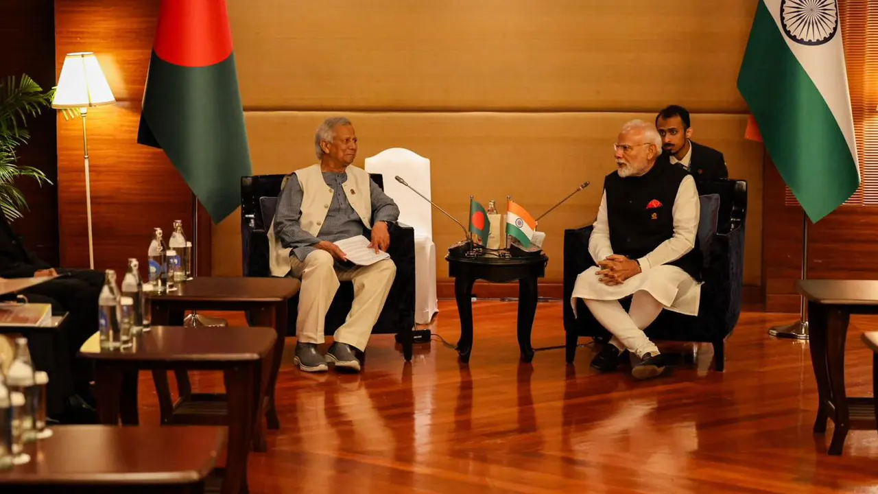 রাত থেকে বন্ধ অনলাইনে ট্রেনের টিকিট বিক্রি