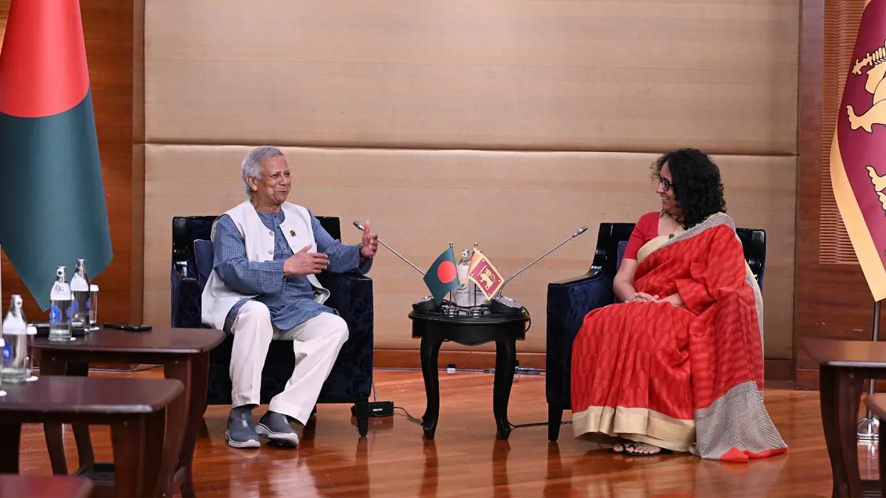 হাসিনাকে উস্কানিমূলক বক্তব্য দেওয়া থেকে বিরত রাখুন, মোদিকে ড. ইউনূস