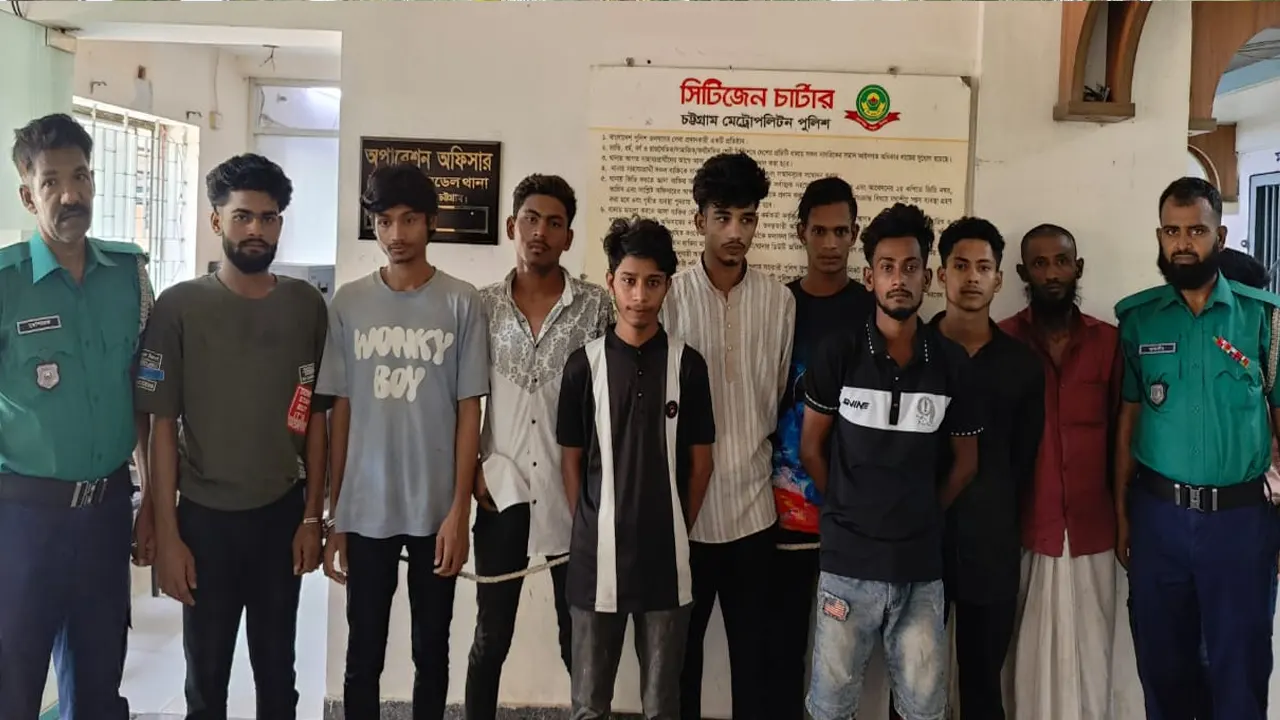 চট্টগ্রামে অস্থিতিশীলতা সৃষ্টির অভিযোগে গ্রেপ্তার কয়েকজন। ছবি : কালবেলা