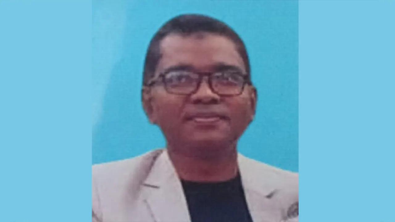 রাজশাহী প্রকৌশল ও প্রযুক্তি বিশ্ববিদ্যালয়ের (রুয়েট) সহকারী পরিচালক (অর্থ ও হিসাব) মানিকুজ্জামান মানিক। ছবি : সংগৃহীত