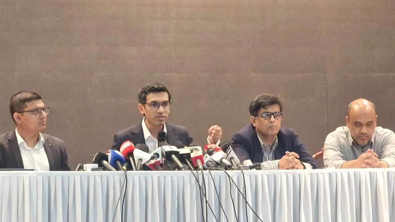 বাংলাদেশ ফরেন সার্ভিস একাডেমিতে এক সংবাদ সম্মেলনে কথা বলেন বিডার নির্বাহী চেয়ারম্যান চৌধুরী আশিক মাহমুদ বিন হারুন। ছবি : কালবেলা