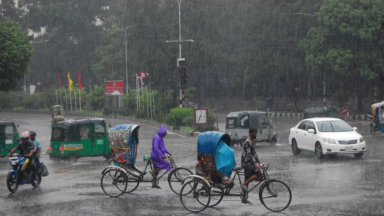 বৃষ্টির মাঝে চলছে রিকশা ও গাড়ি। ফাইল ছবি