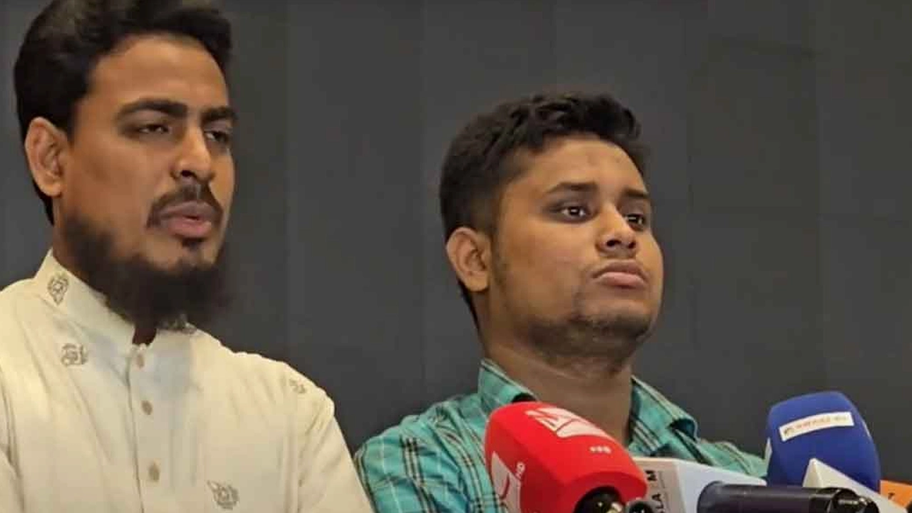 আখতার হোসেন ও হাসনাত আব্দুল্লাহ। ছবি : সংগৃহীত
