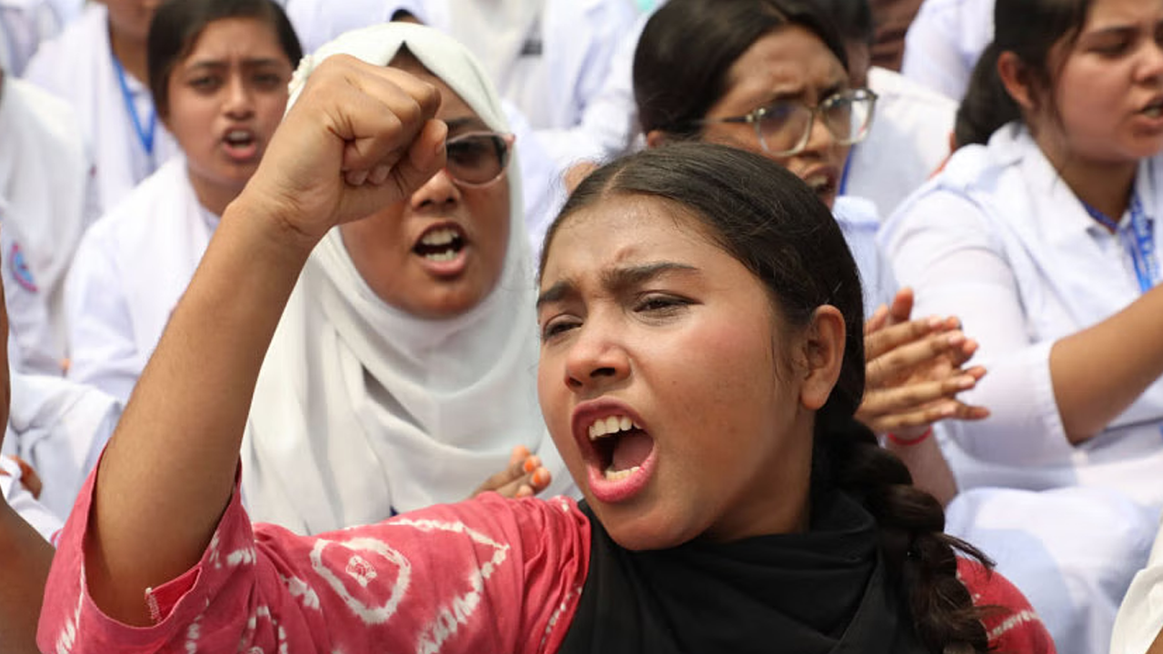 আন্দোলনকালে পলিটেকনিকের এক শিক্ষার্থী। ছবি : সংগৃহীত