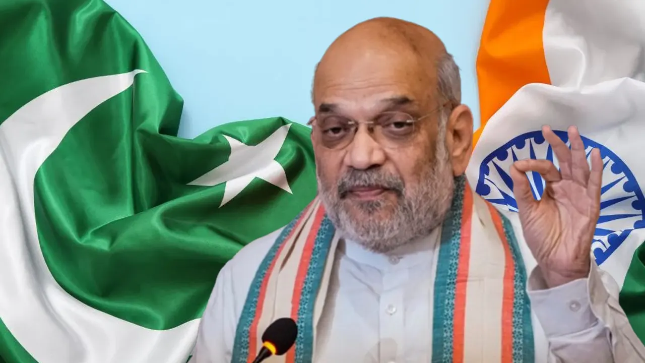 দুই দেশের পতাকা ও ভারতের স্বরাষ্ট্রমন্ত্রী অমিত শাহ। ছবি : সংগৃহীত