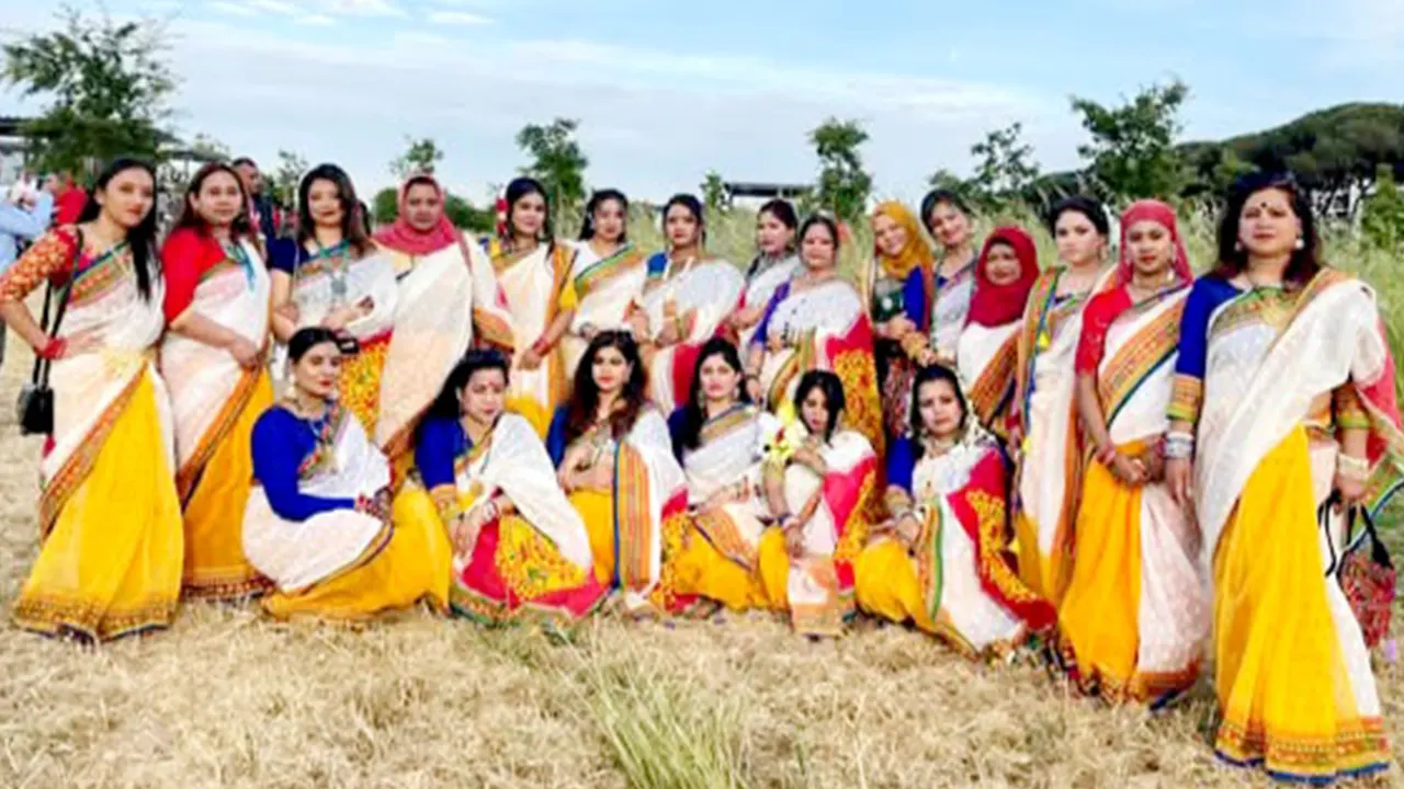 বর্ষবরণ উৎসবে অংশ নেওয়া সংগঠনের সদস্যরা। ছবি : কালবেলা