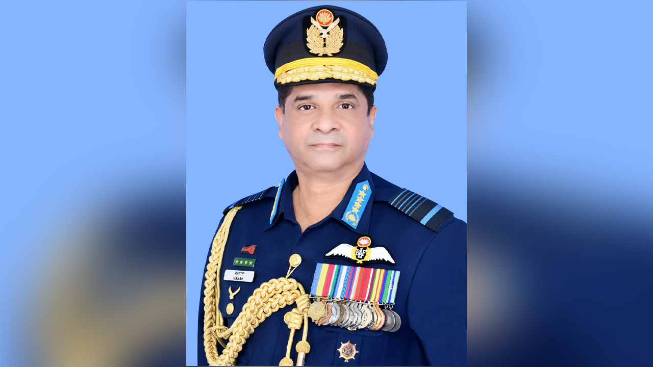 বিমানবাহিনী প্রধান এয়ার চিফ মার্শাল হাসান মাহমুদ খাঁন। ছবি : সংগৃহীত